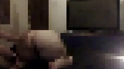 Tiga hot lesbian menikmati satu sama lain di tempat video semi seks jepang tidur